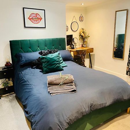 Grade II Boho Home In The Heart Of Oxford St. 사우샘프턴 외부 사진