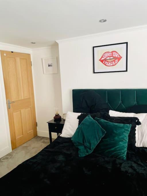 Grade II Boho Home In The Heart Of Oxford St. 사우샘프턴 외부 사진