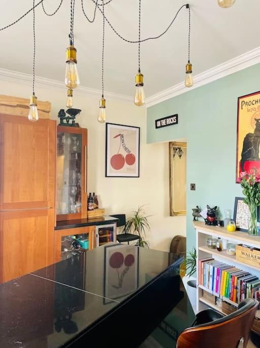 Grade II Boho Home In The Heart Of Oxford St. 사우샘프턴 외부 사진