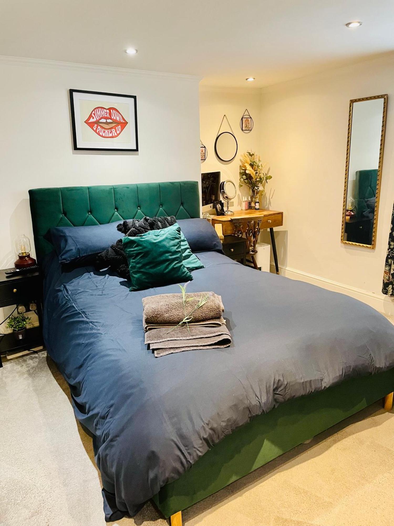 Grade II Boho Home In The Heart Of Oxford St. 사우샘프턴 외부 사진